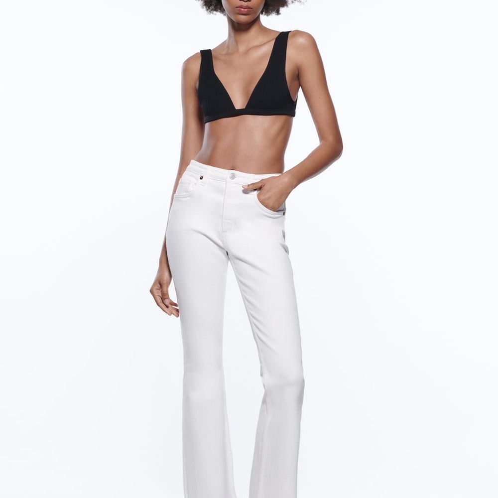 Zara Cropped Flare Jeans, White, Size 6 USA